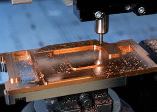 銅製装置部品の CNC 加工